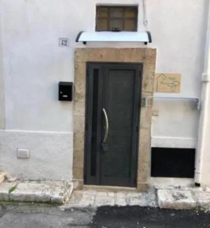 La Petit Maison *